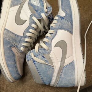 Nike Air Jordan 1 Retro High OG Hyper Royal